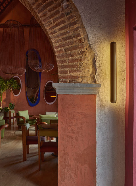 753cb8_7abb8a5fab0c41d5ab3fdfada621113e~mv2